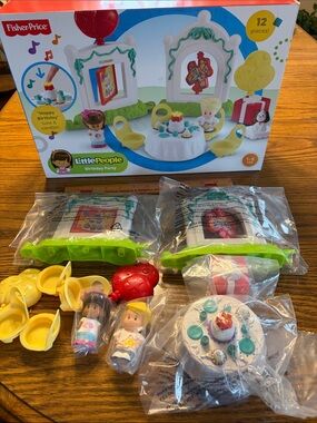 Fisher-Price Little People Birthday Party Playset in Yellow, Red, Green, White